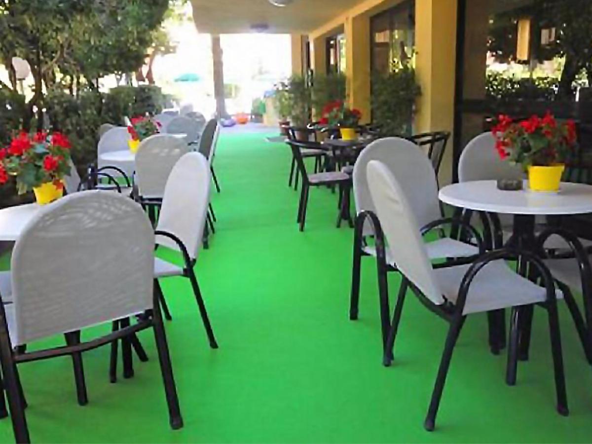 Club Hotel Residence Cesenatico Exterior photo