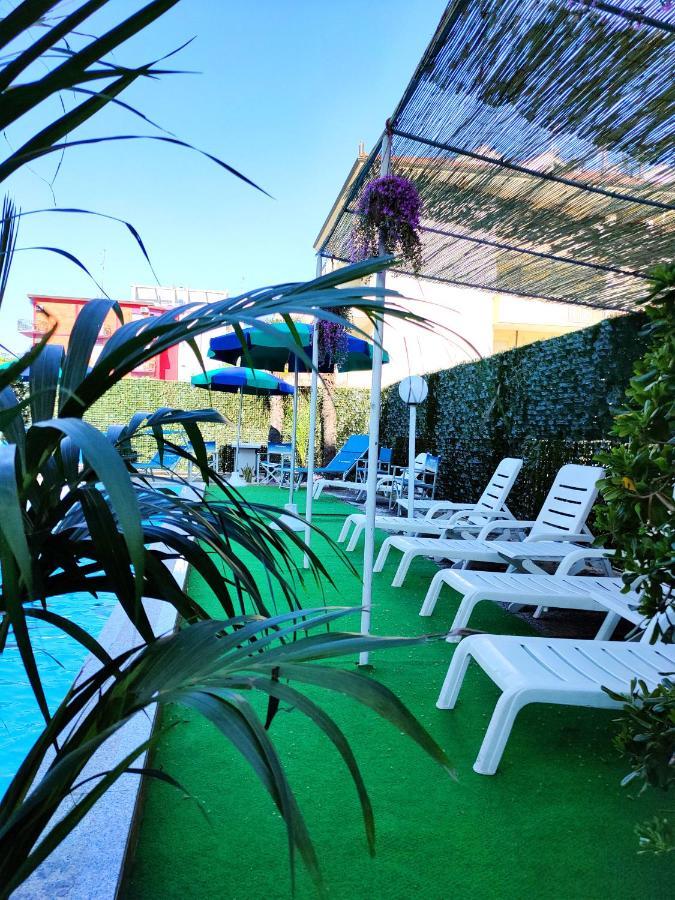 Club Hotel Residence Cesenatico Exterior photo