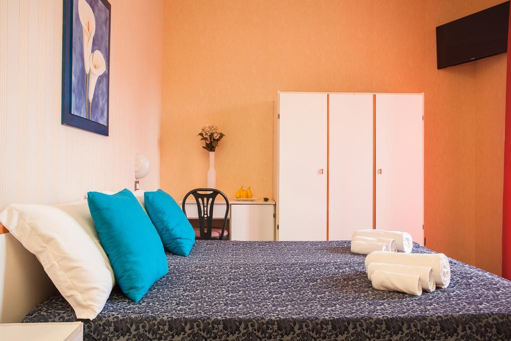 Club Hotel Residence Cesenatico Room photo