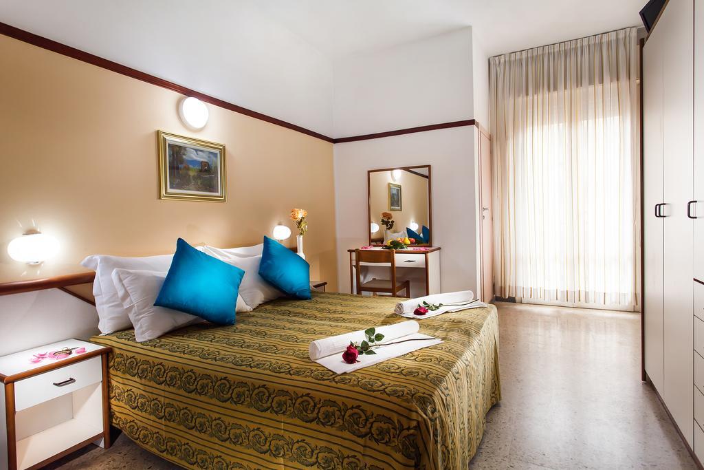 Club Hotel Residence Cesenatico Room photo