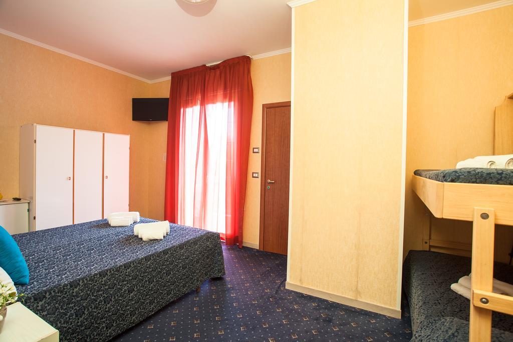 Club Hotel Residence Cesenatico Exterior photo